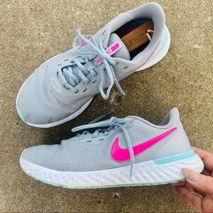 NIKE | Revolution 5 Athletic Running Shoes Grey Aqua Pink 9.5